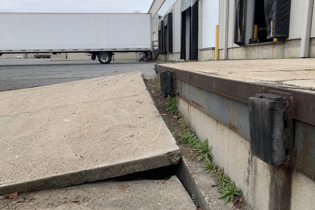 Loading Dock Leveling photo